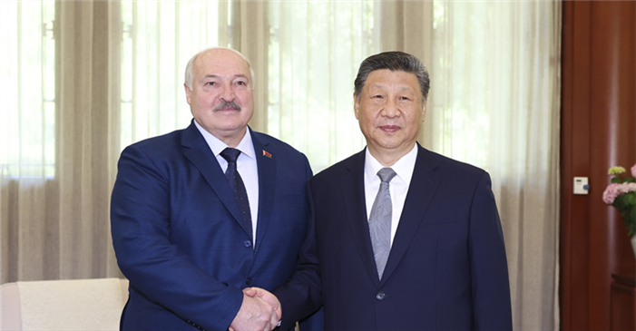 习近平会见白俄罗斯总统卢卡申科